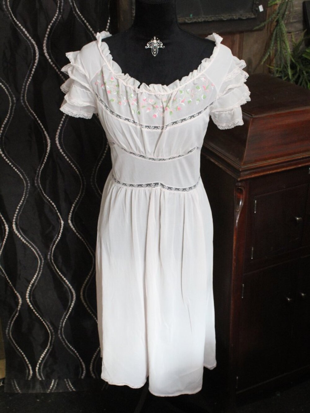 Vintage Movie Star Pink Chiffon Nightgown Dress with pink Lace size 34